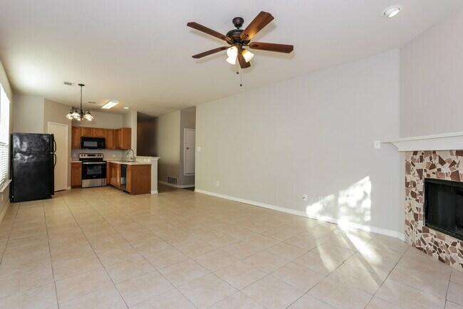 Building Photo - 2804 Hilcroft Ave