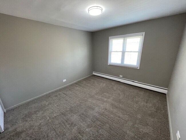 Building Photo - 15 N Dryden Pl