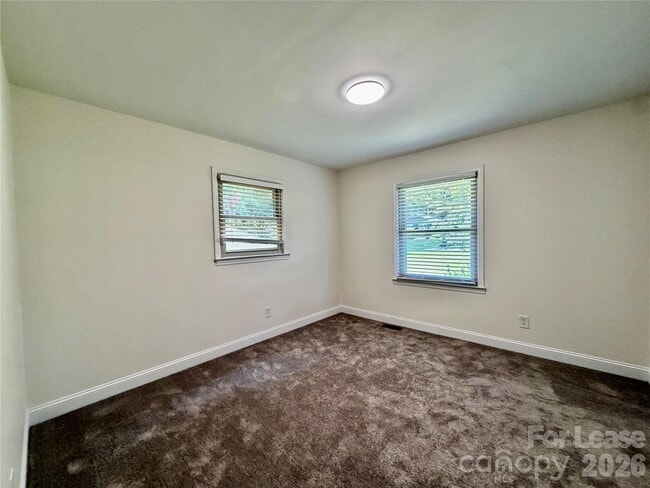 Building Photo - 109 James Dr