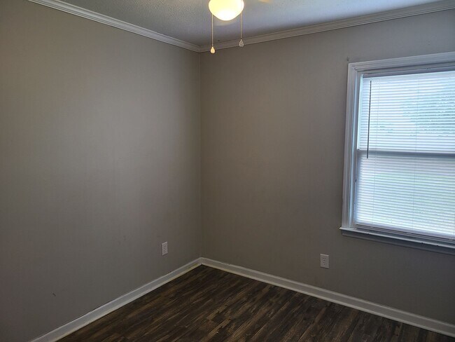 Building Photo - 3 bedroom, 2 bath unfurnished home  - Sneads Ferry
