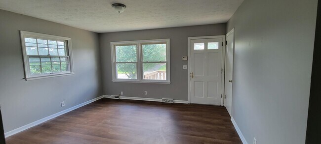 Building Photo - 3612 River Park Dr