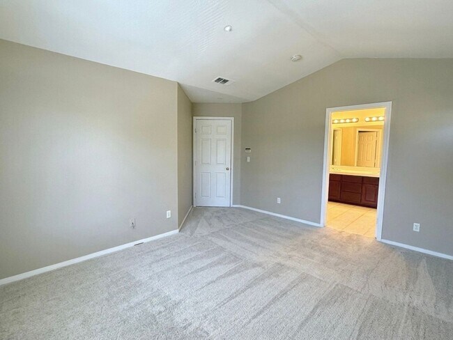 Building Photo - COMING SOON!| $3,750/ 3 BR – BEAUTIFUL ARDENWOOD HOME IN PRIME FREMONT LOCATION!