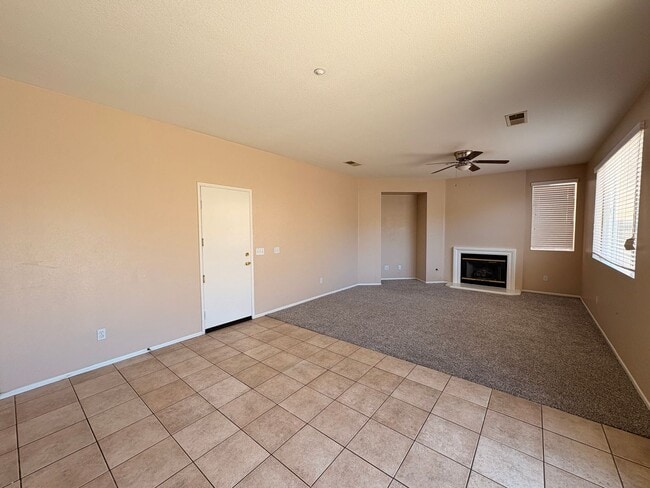 Building Photo - 4 Bed, 2.5 Bath in Riverside!