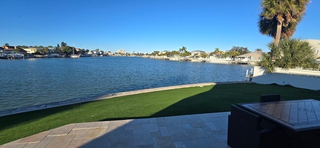 Building Photo - 301 22nd St