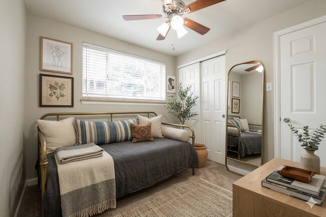 Building Photo - 1033 Ammons St