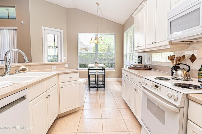 Building Photo - 341 Island Green Dr