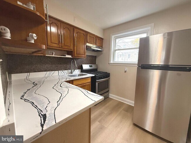 Building Photo - 804 Radnor Ave