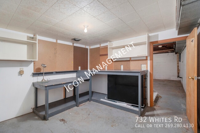 Building Photo - 732 Whites Rd
