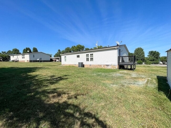 Building Photo - 1128 Drew Rd