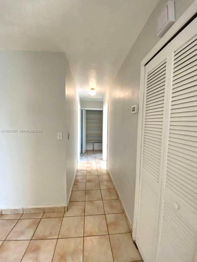 Building Photo - 8825 SW 19th St