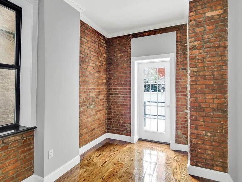 Building Photo - 5 W 103rd St