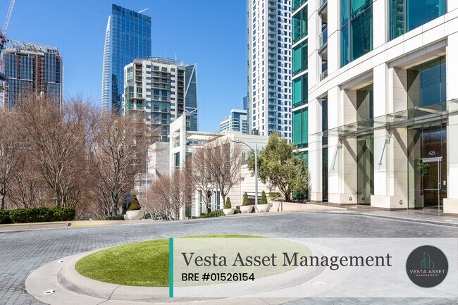 Building Photo - Luxurious High-Rise Living with Iconic San Francisco Views