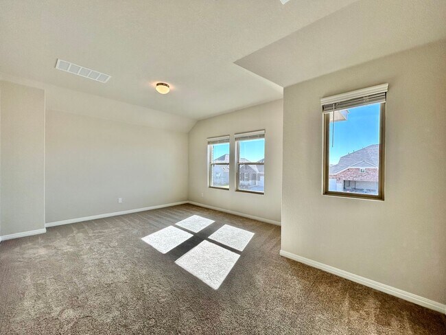 Building Photo - Spacious Modern 4/BR 3/BA Home with Stunning Features!