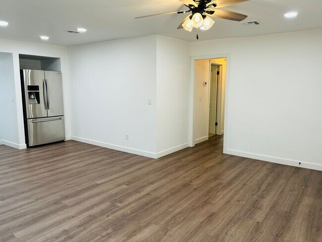 Building Photo - 601 Foster Pl