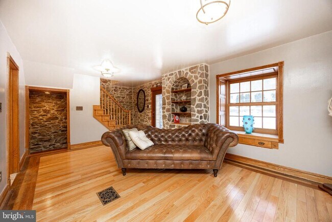 Building Photo - 2568 Pike Ave