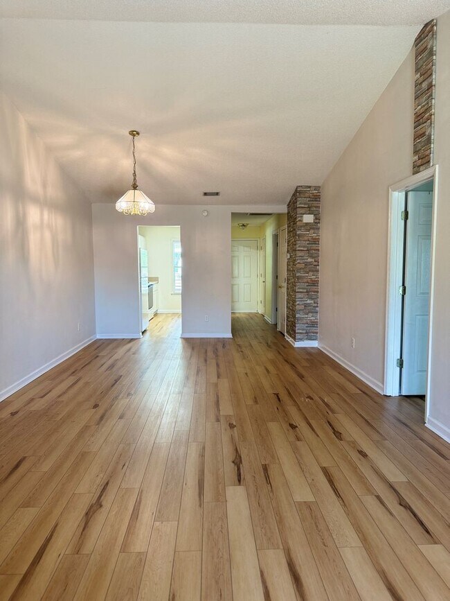 Building Photo - 104 St Kitts Ct