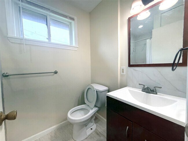 Building Photo - 7303 Shiner Ln