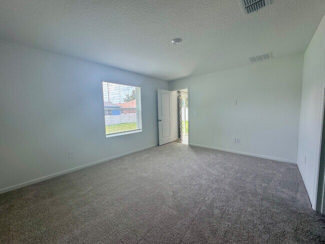 Building Photo - 88 Rose Dr