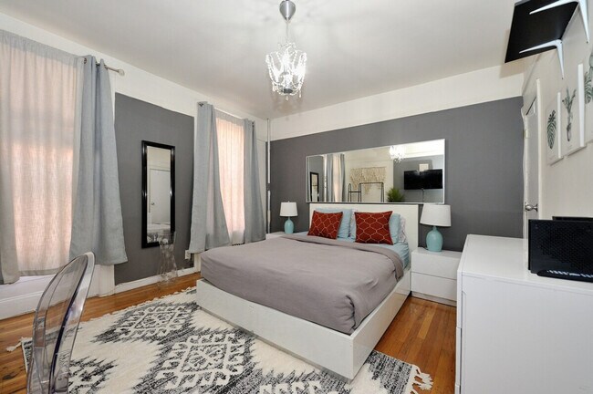 Building Photo - 1109 1st Ave