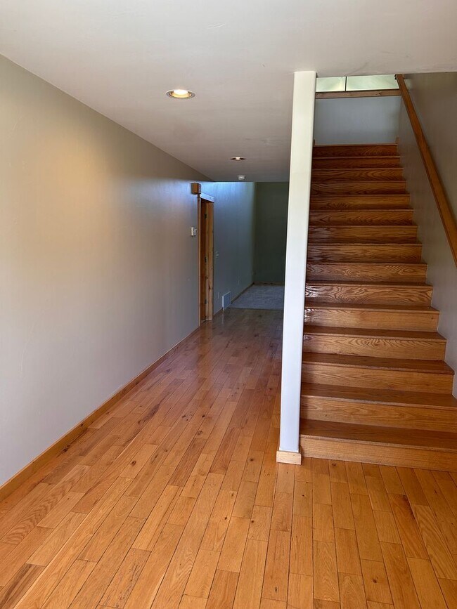 Building Photo - Gorgeous 3 Bedroom Home in Elk Grove Commu...