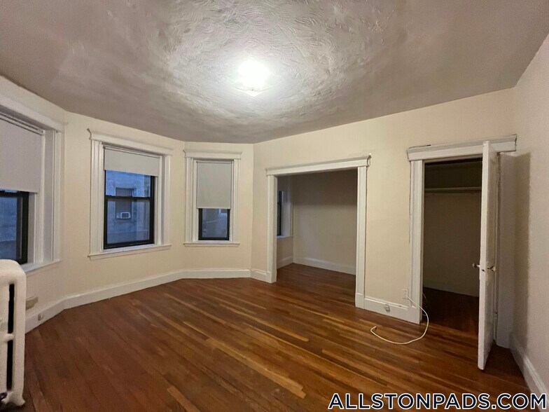 Building Photo - 1148 Commonwealth Ave