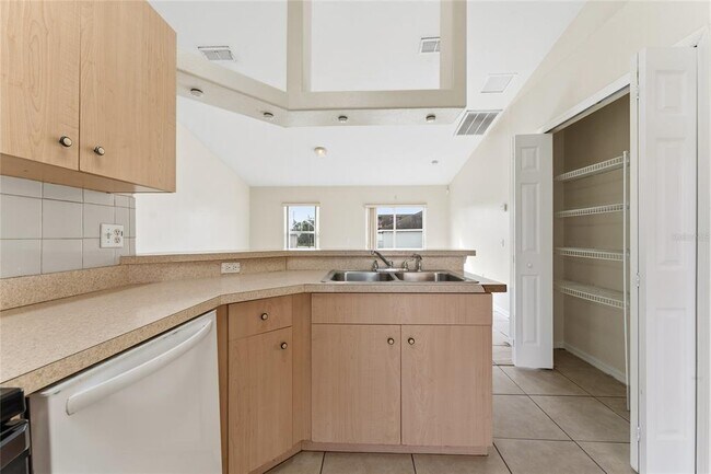 Building Photo - 114 Herring Ln