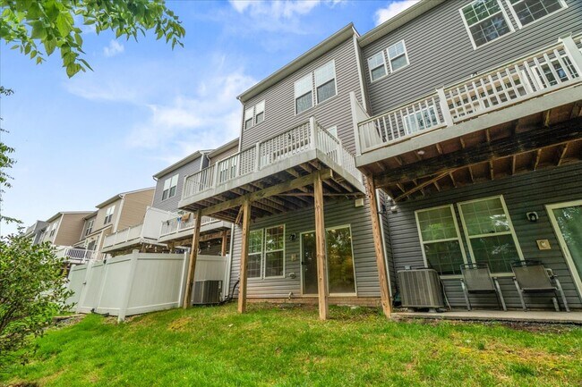 Building Photo - 309 Spring Bank Way