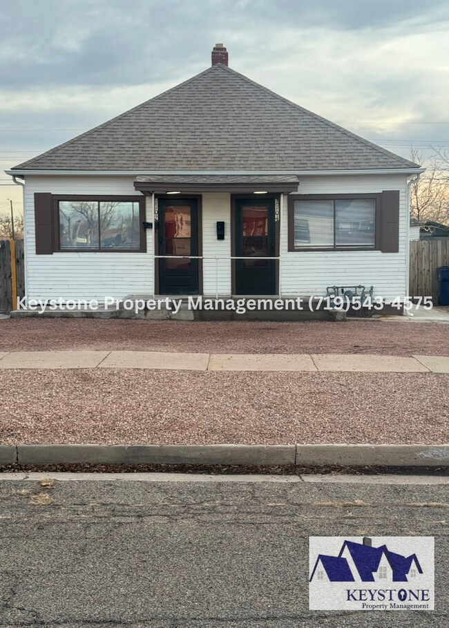 Building Photo - $425 OFF Special! Small Dog Allowed! 1 Bedroom/1 Bathroom/1 Car Garage for Storage $875/$875