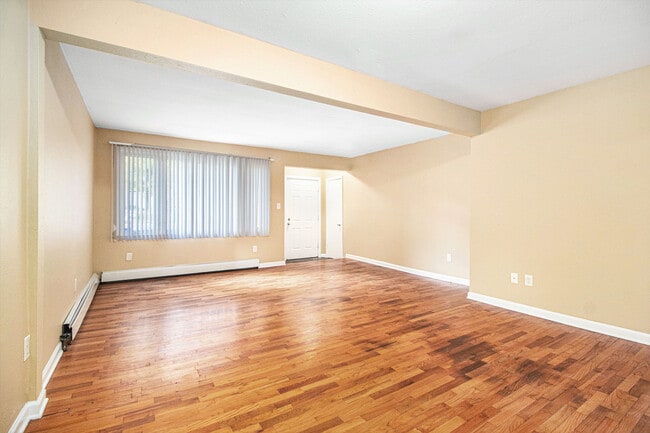 Building Photo - 392 Firwood St