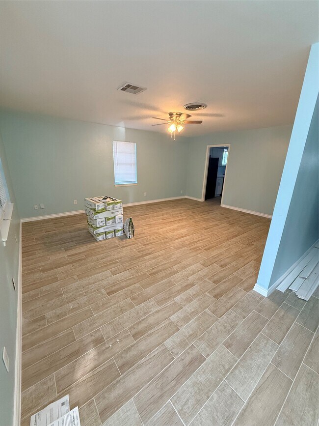 Building Photo - 5107 Avenue Q