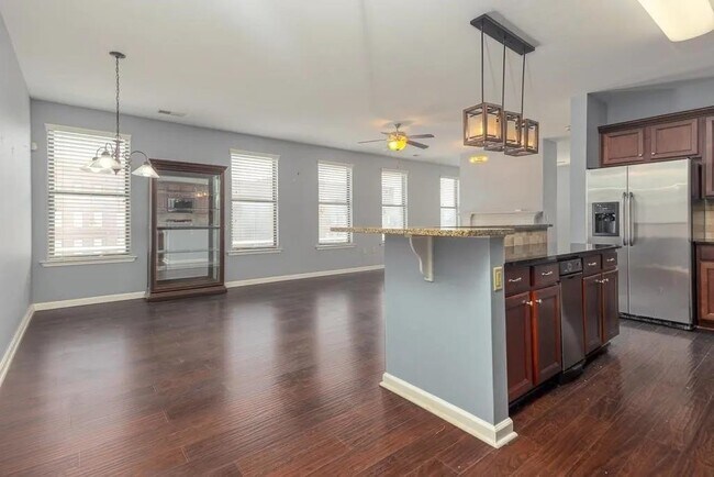 Building Photo - 721 Litty Ct