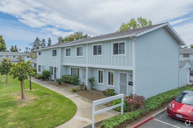 Alternate Exterior - 38517 Cherry Ln