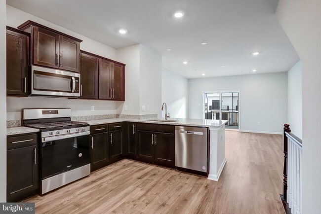 Building Photo - 721 Courier Ln