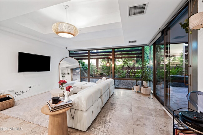 Building Photo - 7151 E Rancho Vista Dr