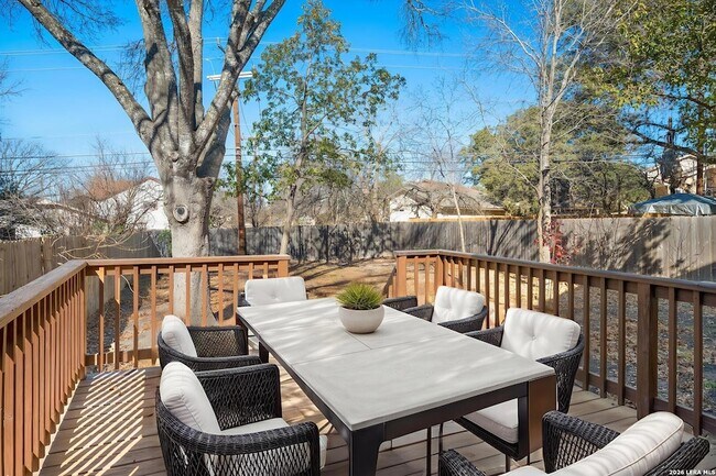 Building Photo - 9135 Jean Verte