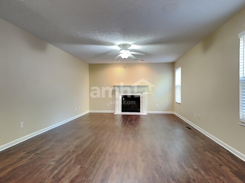 Building Photo - 552 Wildlife Ct