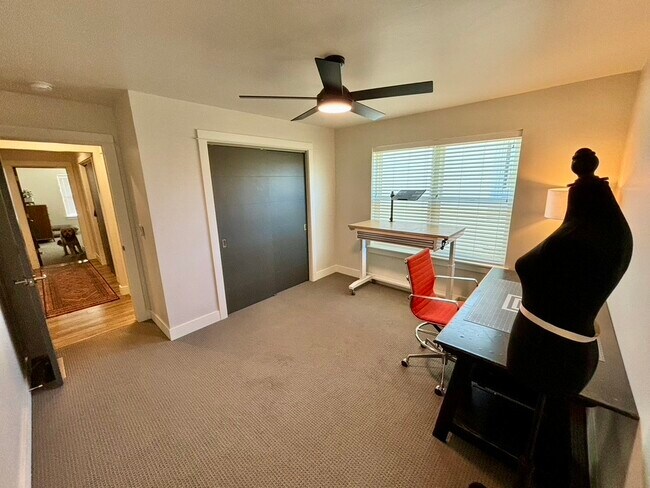 Building Photo - 1640 New Holland Dr