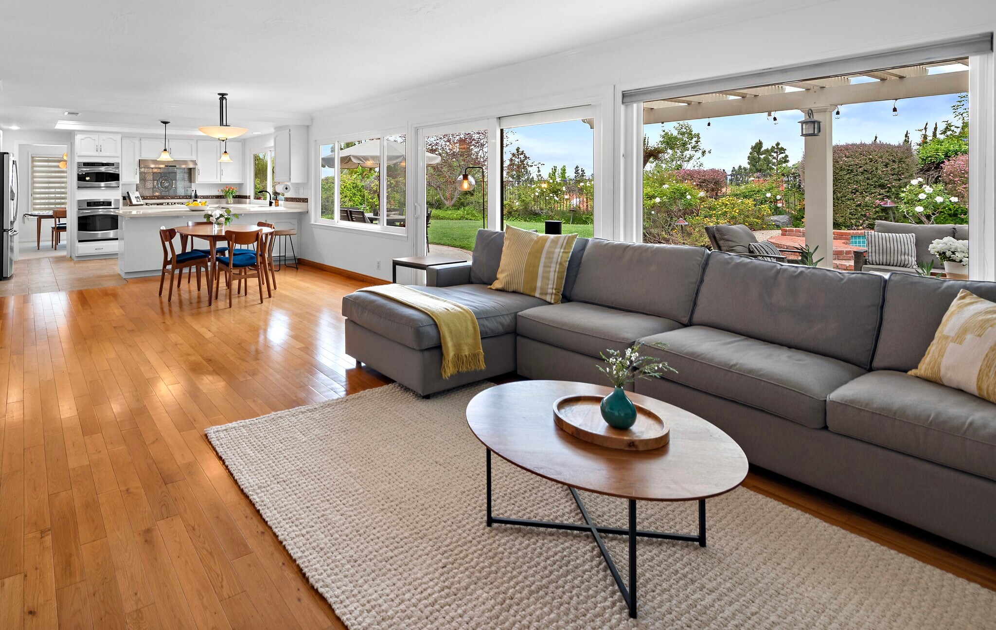 Building Photo - 784 S Goldfinch Way