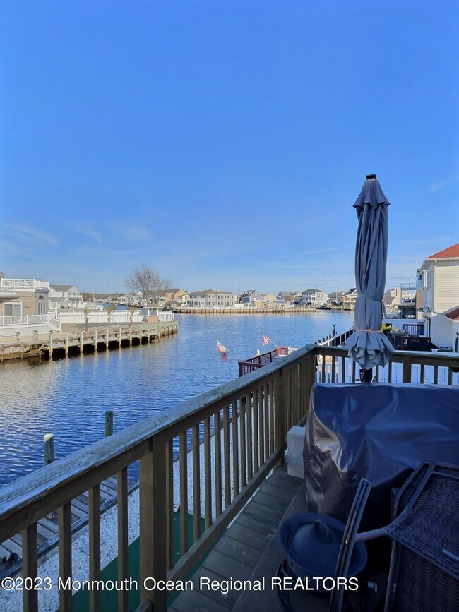 Building Photo - 179 Bernard Dr