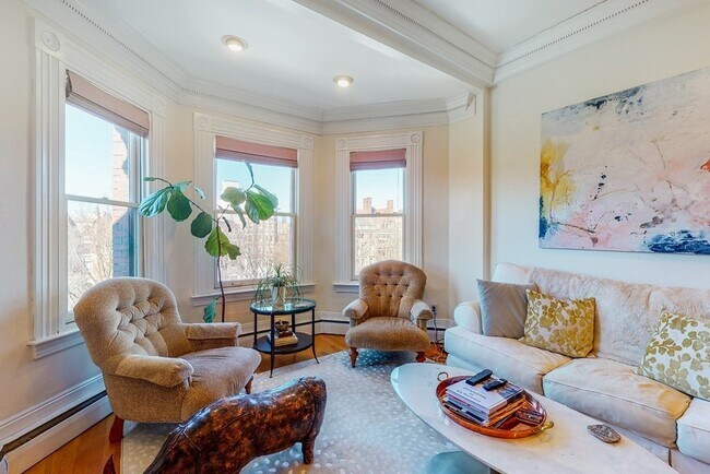 Building Photo - 320 Commonwealth Ave