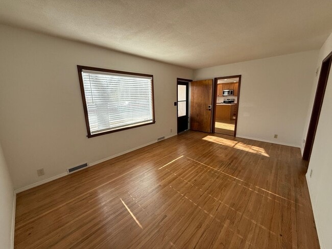 Building Photo - Three Bedroom, One and half bathroom, Attached Two Car Garage, Central Air!