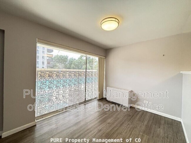 Building Photo - 888 Logan St