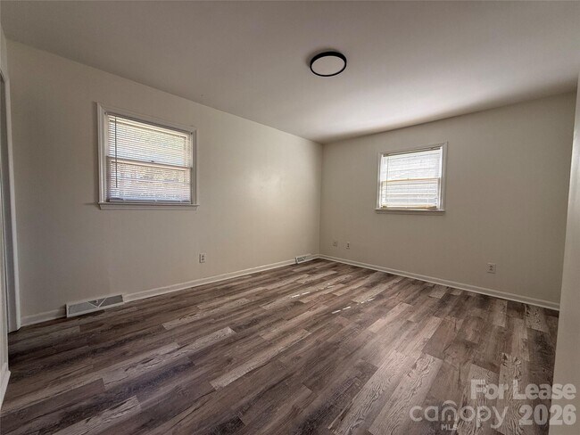 Building Photo - 201 Allison Dr