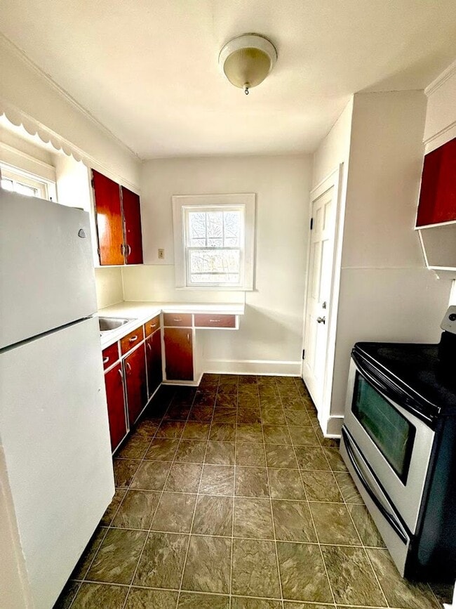 Building Photo - Two bedroom one bathroom home for rent