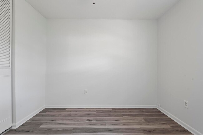 Building Photo - 1335 S Flagler Ave