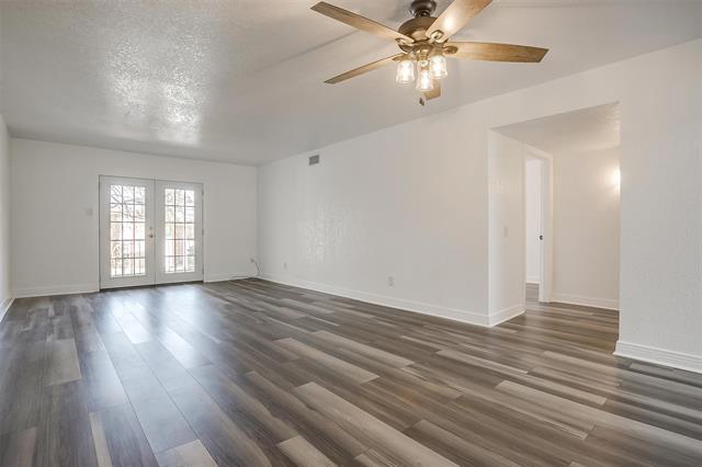 Building Photo - 4006 Ridglea Country Club Dr
