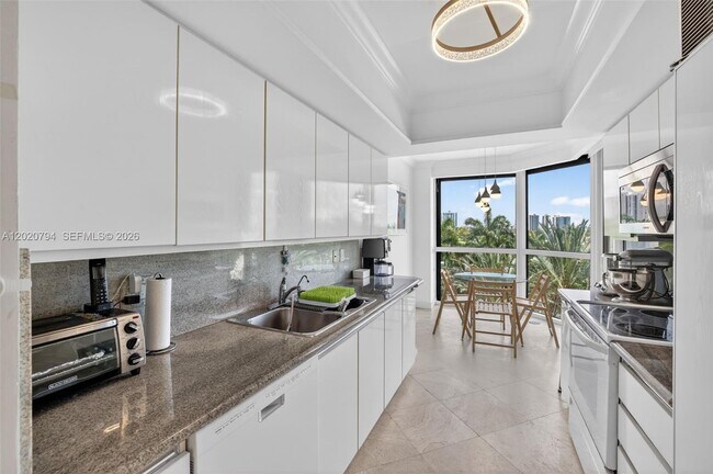Building Photo - 21205 Yacht Club Dr