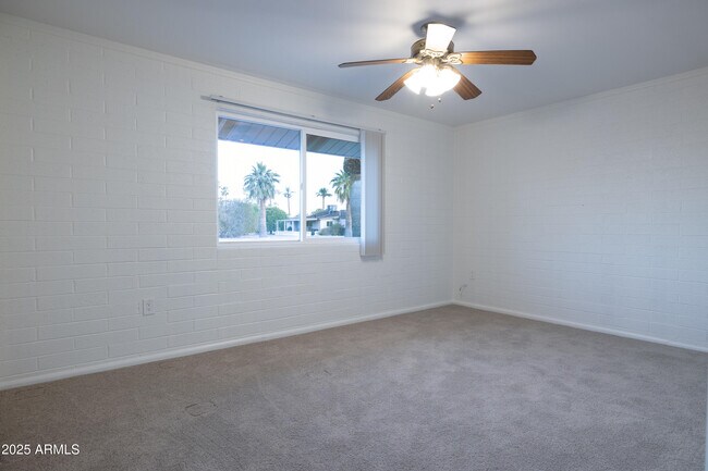 Building Photo - 11417 N 103rd Ave