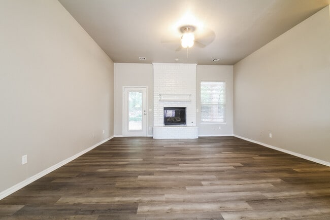 Building Photo - 3905 Penny Dr