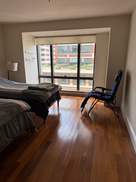 Building Photo - 75 Folsom St